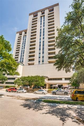 5909 Luther Ln in Dallas, TX - Building Photo - Building Photo