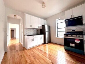 40-12 73rd St in Queens, NY - Building Photo - Building Photo