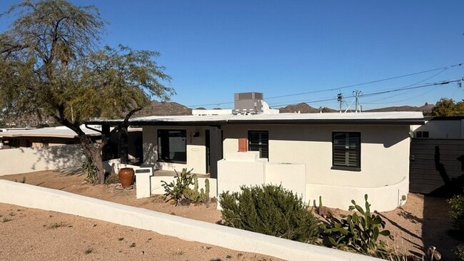 1510 E Sunnyslope Ln in Phoenix, AZ - Building Photo - Building Photo