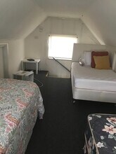 9317 Monmouth Ave in Margate City, NJ - Foto de edificio - Building Photo