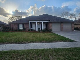 608 Vanessa Dr in Houma, LA - Building Photo
