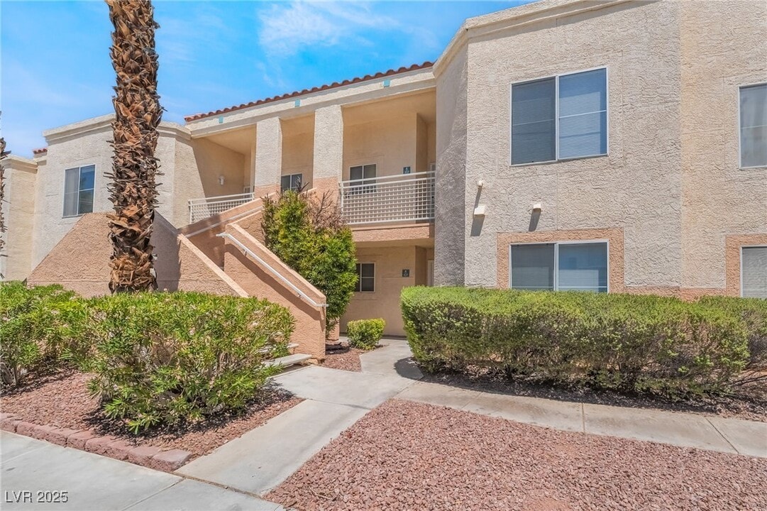 5000 Red Rock St in Las Vegas, NV - Building Photo