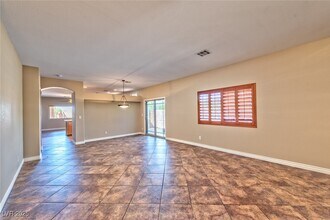 10600 Royal Willow Pl in Las Vegas, NV - Building Photo - Building Photo