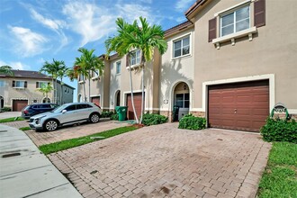 22014 SW 89th Ct in Cutler Bay, FL - Building Photo - Building Photo
