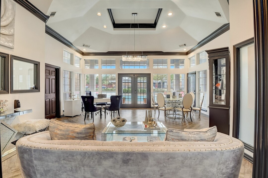 Coronado Villas in Denton, TX - Foto de edificio