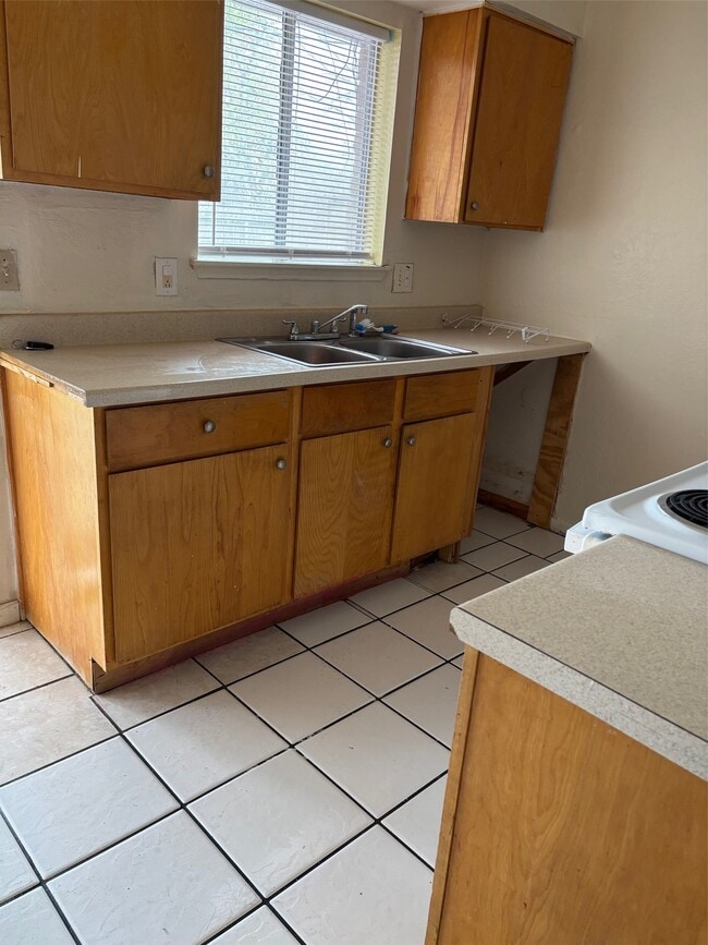 property at 2210 Buchanan Dr