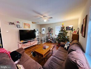 909 S Irving St in Arlington, VA - Building Photo - Building Photo