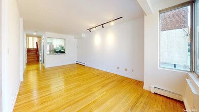 67-39 Clyde St-Unit -2L in Queens, NY - Building Photo - Building Photo