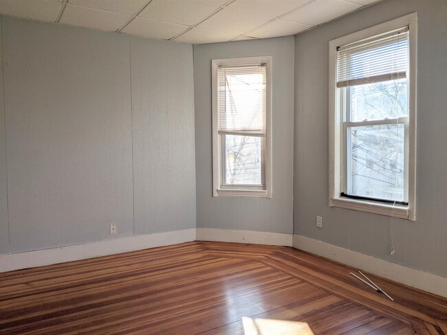 25 Belknap St, Unit 2 in Somerville, MA - Building Photo - Building Photo
