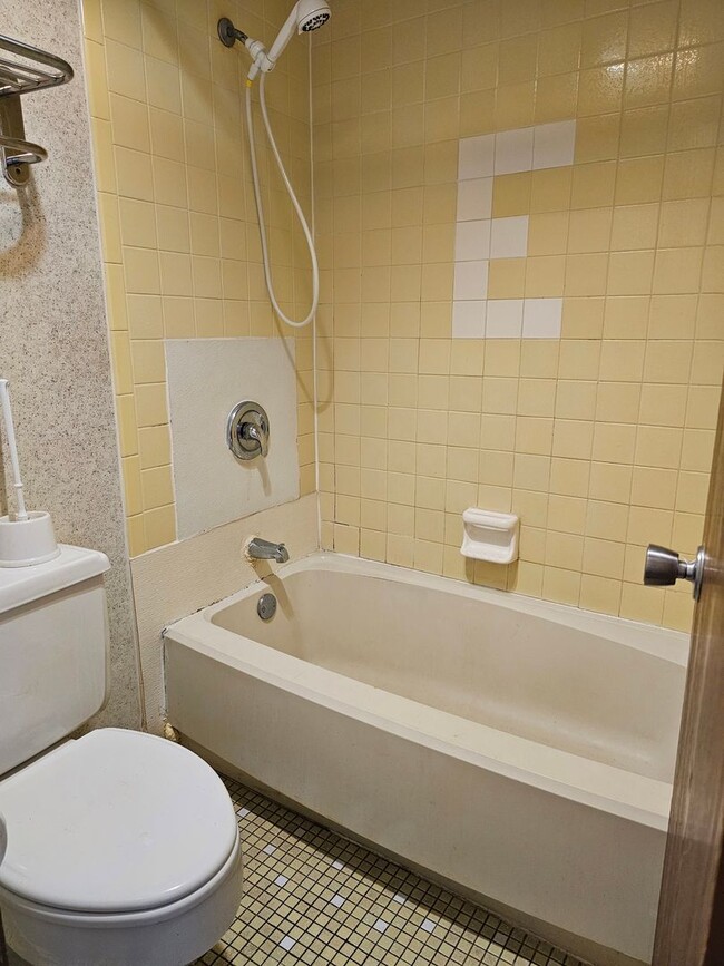 property at 1300 W Russell St