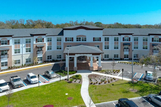 Greenlawn Manor in New Smyrna Beach, FL - Foto de edificio - Building Photo