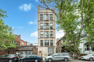 679 E 3rd St in Brooklyn, NY - Building Photo - Building Photo