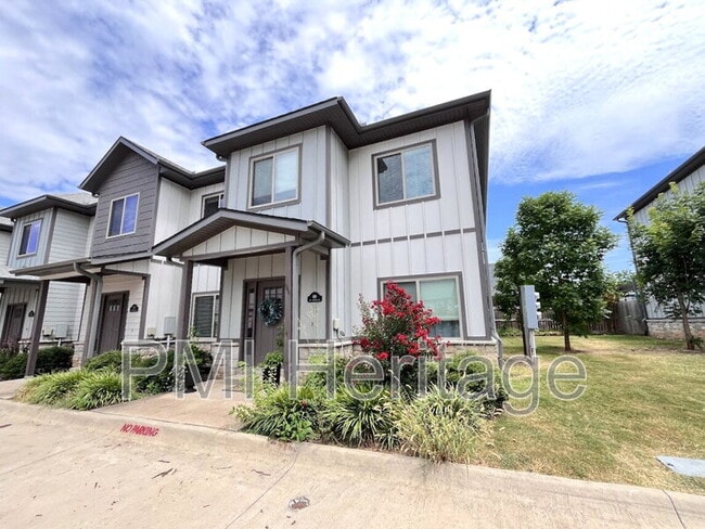 418 NW Retreat Ln in Bentonville, AR - Building Photo - Building Photo