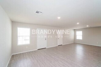 7022 Winding Shelf in San Antonio, TX - Building Photo - Building Photo