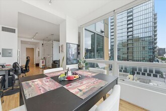 350 W Ash St, Unit 711 in San Diego, CA - Foto de edificio - Building Photo