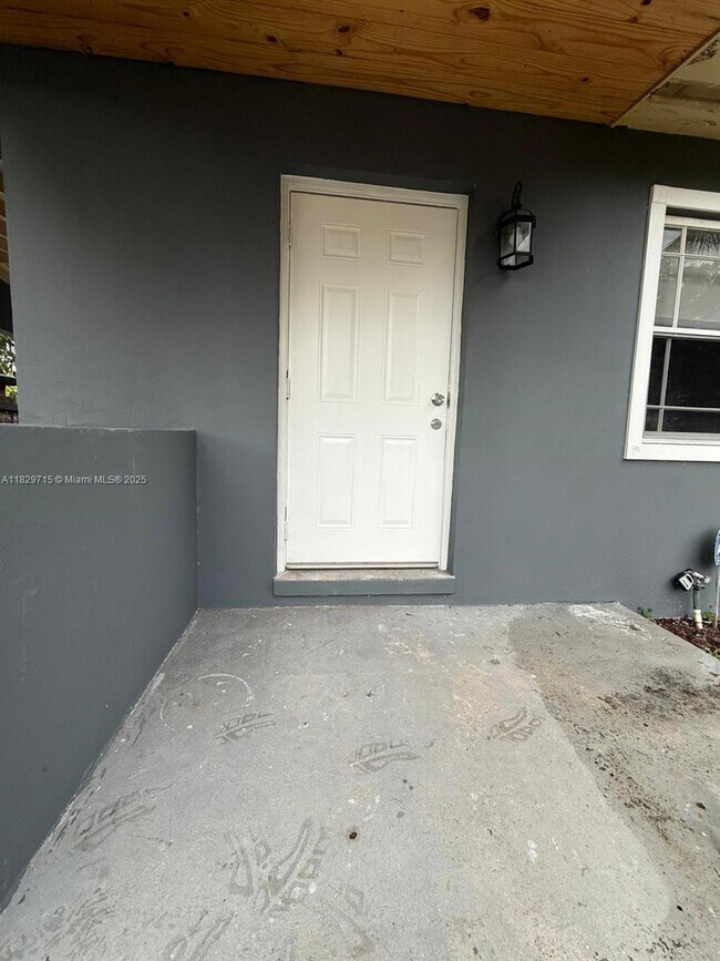 1413 NW 11th St in Fort Lauderdale, FL - Building Photo - Building Photo