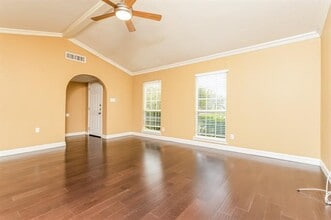 7418 Emory Oak Ln in Dallas, TX - Foto de edificio - Building Photo