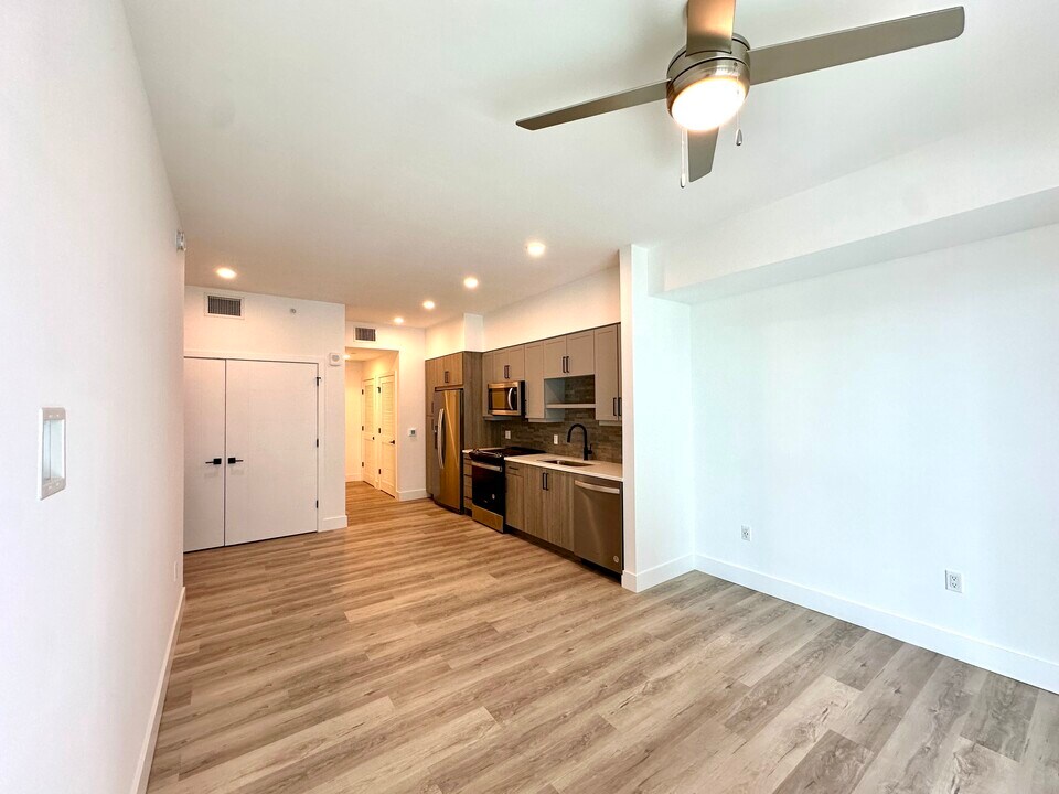 236 NW 32nd St, Unit S4 in Miami, FL - Building Photo