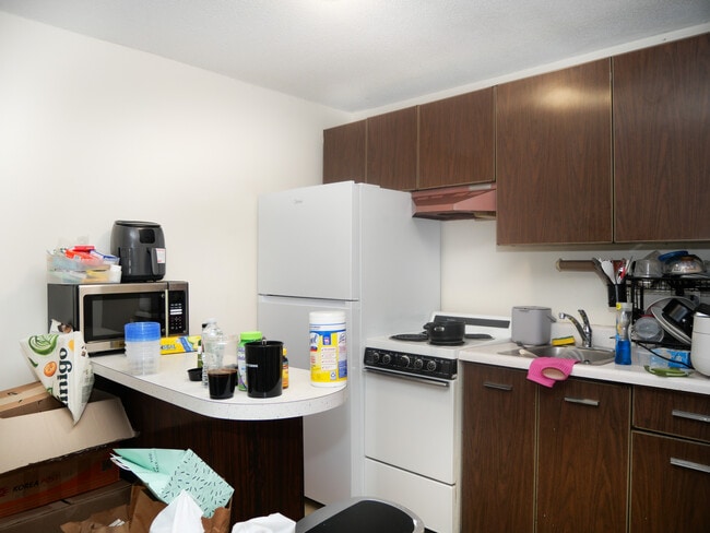 1039 Commonwealth Ave in Boston, MA - Building Photo - Building Photo