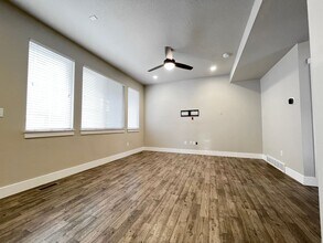 4417 W Lower Meadow Dr in Herriman, UT - Building Photo - Building Photo