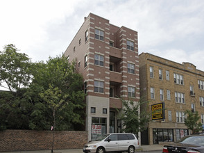 3445 W Foster Ave in Chicago, IL - Building Photo - Building Photo