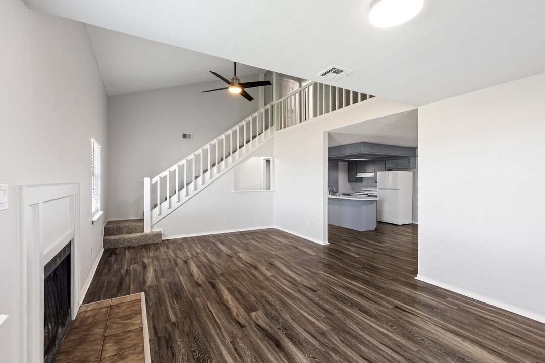 Ozmun Apartments in Lawton, OK - Building Photo