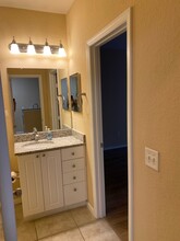 9314 Crescent Loop Cir, Unit 203 in Tampa, FL - Foto de edificio - Building Photo