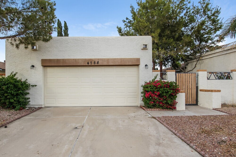 4758 W Escuda Dr in Glendale, AZ - Foto de edificio