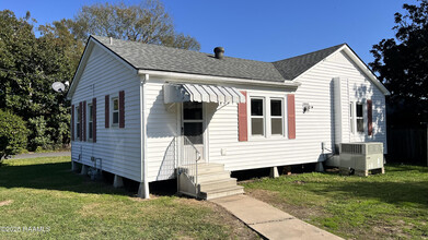 241 Henry St in Lafayette, LA - Building Photo - Building Photo