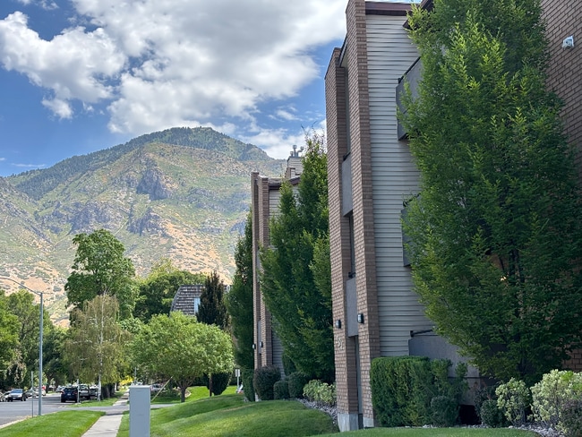 284 E 600 N in Provo, UT - Foto de edificio - Building Photo