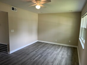 6610 Vandre Ave in Louisville, KY - Building Photo - Building Photo