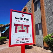 2600 S Arville St in Las Vegas, NV - Foto de edificio - Building Photo