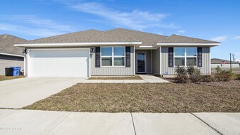 5514 Mars Hl Ln in Panama City, FL - Building Photo