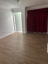 220 NW 7th Ave in Miami, FL - Building Photo - Building Photo