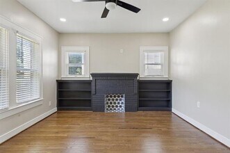 2825 W Twelfth St in Dallas, TX - Building Photo - Building Photo