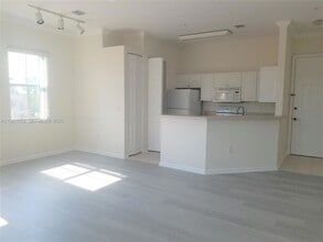 4506 SW 160th Ave, Unit 1138 in Miramar, FL - Foto de edificio - Building Photo