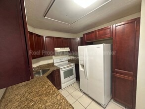 3831 NW 84th Ave in Sunrise, FL - Building Photo - Building Photo