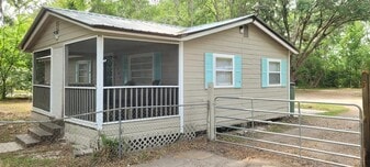8989 Doris Ln in Jacksonville, FL - Building Photo