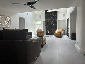 203 Santa Rosa Dr in Winter Haven, FL - Foto de edificio - Building Photo