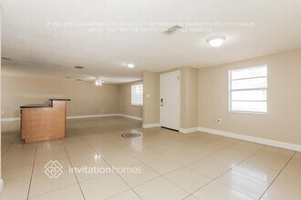 11811 Roselawn Ave, Unit 07204 in Seffner, FL - Foto de edificio - Building Photo