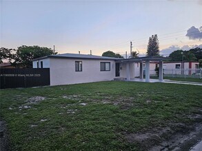 1680 NW 128th St in North Miami, FL - Building Photo - Building Photo