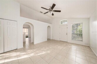 1020 Brenton Leaf Dr in Ruskin, FL - Building Photo - Building Photo