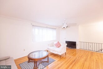 187 Evergreen Rd in Edison, NJ - Building Photo - Building Photo