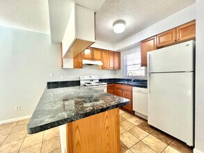 2734 62nd Ave N in St. Petersburg, FL - Building Photo - Building Photo