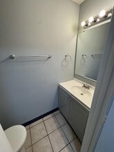 11 Apple Ln in Cincinnati, OH - Building Photo - Building Photo