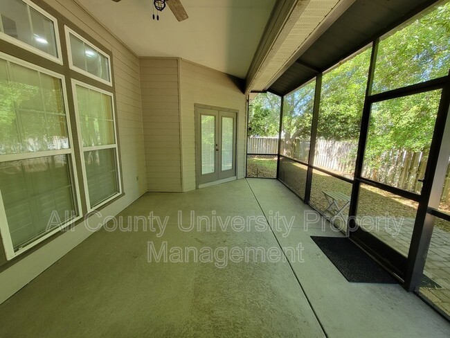 8590 SW 10th Rd in Gainesville, FL - Building Photo - Building Photo
