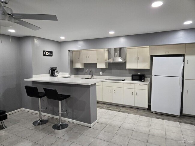 800 E Tulipan Ave in Hidalgo, TX - Building Photo - Building Photo