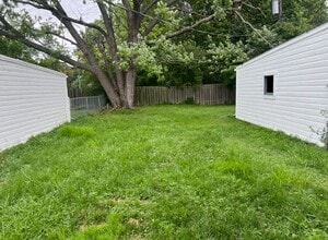 447 E 275th St in Euclid, OH - Building Photo - Building Photo
