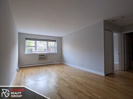 618 W Wrightwood Ave, Unit 625-218 in Chicago, IL - Building Photo