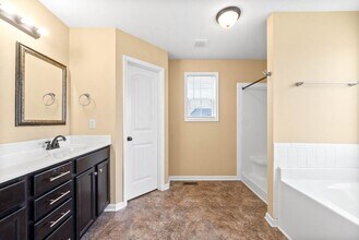 2204 Allen-Griffey Rd in Clarksville, TN - Foto de edificio - Building Photo